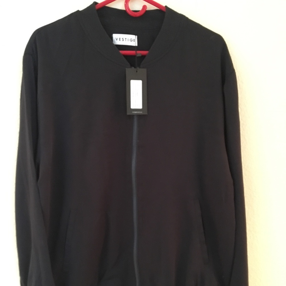 Vestige NWT lightweight woven bomber.